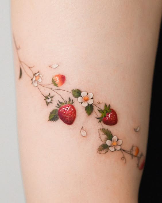 25 Classy and Pretty Tattoo Ideas for Women: Elegant Designs for Arm, Spine, Finger, and More