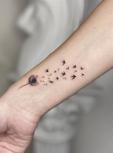 Discover 22 Unique Dandelion Tattoo Inspirations for Embrace Nature’s Beauty on Your Skin