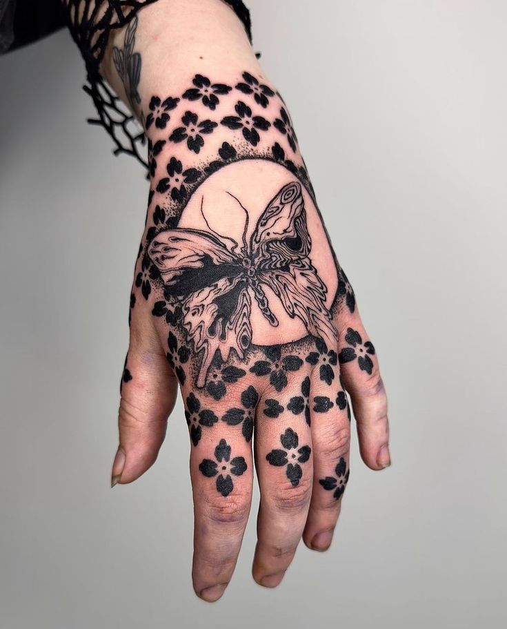 29 Ideas Wrist Tattoo : From Minimalist Statements to Bold Expressions