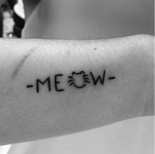 17 Cat Tattoo Ideas for the Wrist