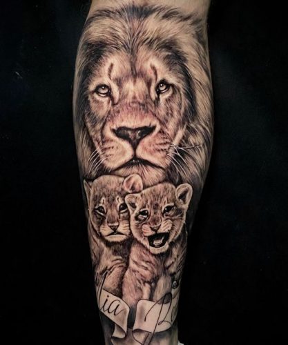Leg Lion Tattoo: 22 Dynamic Designs for a Daring Look