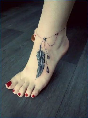 29 Striking Foot Tattoo Ideas for Women