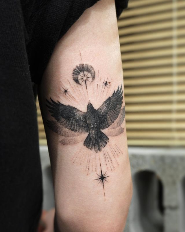 28 Unique Crow Tattoo Ideas Blackwork, Traditional, Flying, Viking, Sleeve, and Minimalist Designs