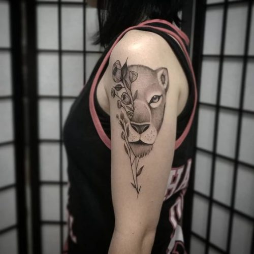 21 Shoulder Lion Tattoo: Showcase Power and Beauty