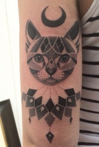 17 Geometric Cat Tattoo Ideas