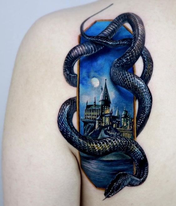 25 Inspiring Shoulder Cap Tattoo Ideas for Men and Women