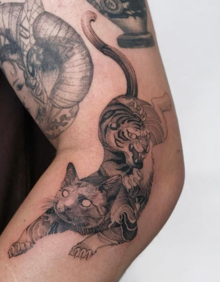 Dark Feminine Tattoos : Bold & Aesthetic Ideas for Women Thigh, Forearm, Leg Sleeve, Back, Ribs & More