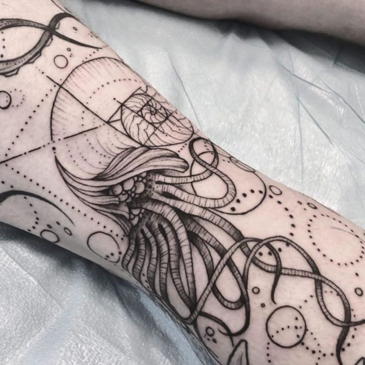 27 Octopus Tattoo Ideas for Men & Women Realistic, Sleeve, Leg, Shoulder & Tiny Octopus Designs