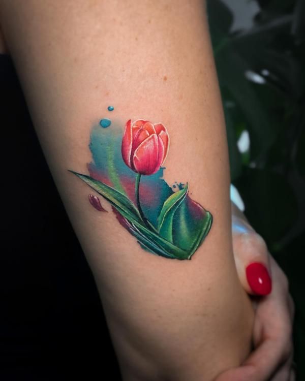 29 Tulip Tattoo Designs Full of Meaning and Style