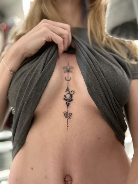 29 Ideas Sternum Tattoo : A Guide to Bold, Feminine & Unique Designs