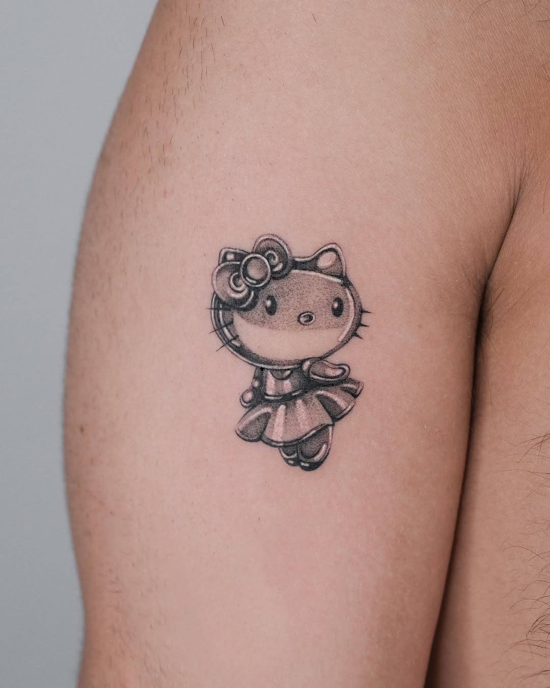 Hello Kitty Tattoo 29 Ideas for Women, Men & Couples Sleeve, Fine Line, Y2K, Cien Pies & More