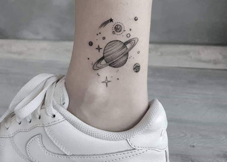 30 Saturn Tattoo Ideas: Meaning, Styles, and Real-Life Designs You ll Actually Want