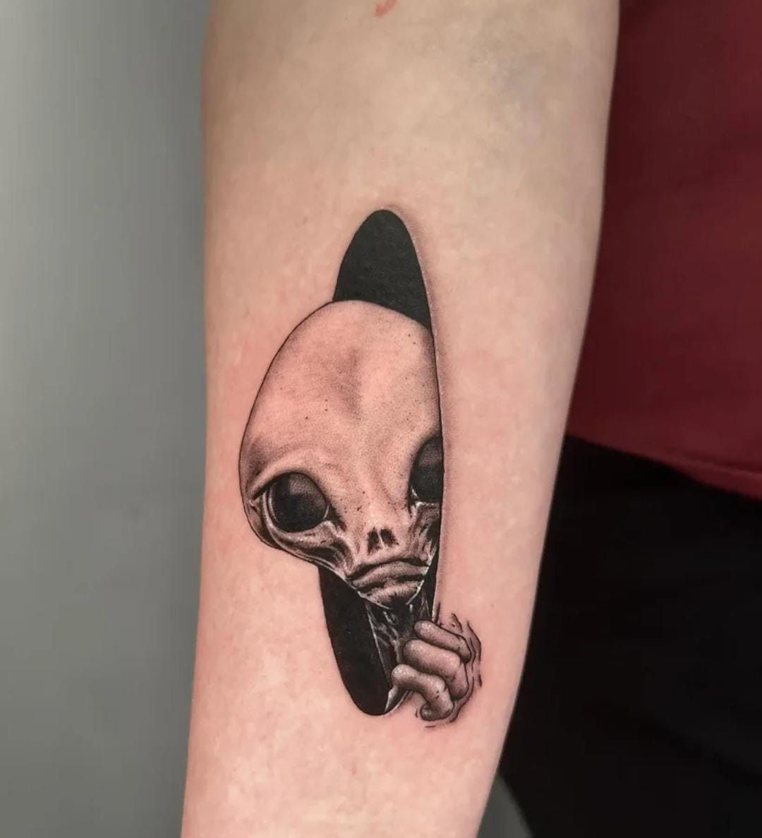 28 Alien Tattoo Ideas : From Xenomorph Stencil Designs to Trippy Flash, Cute Tattoos