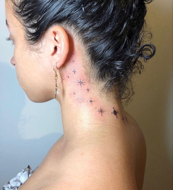 24 Ideas for Behind-the-Ear Tattoos: Creative and Inspiring Designs for Every Style