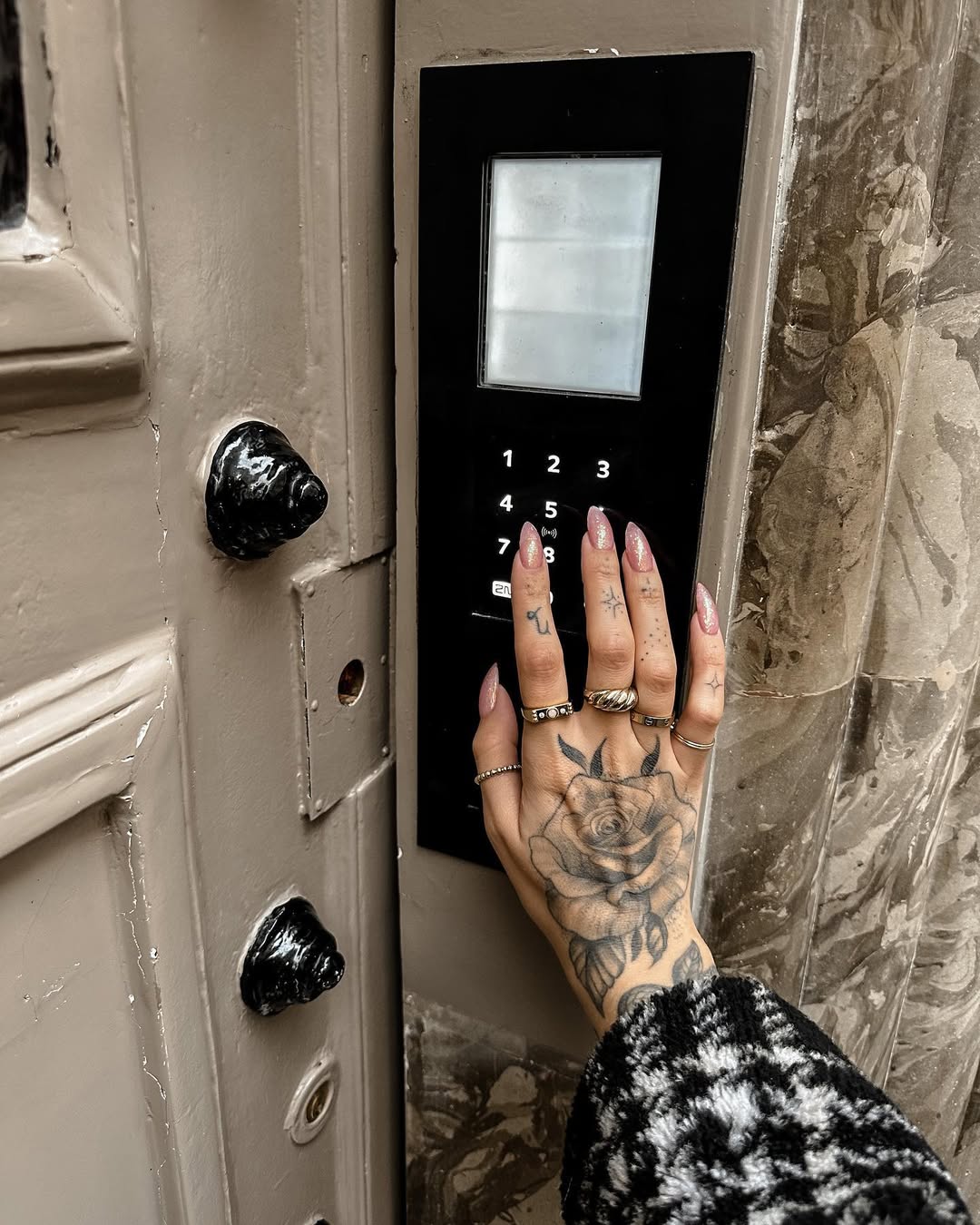 27 Rose Hand Tattoo Ideas: From Classic Black-and-Gray to Bold Narrative Pieces