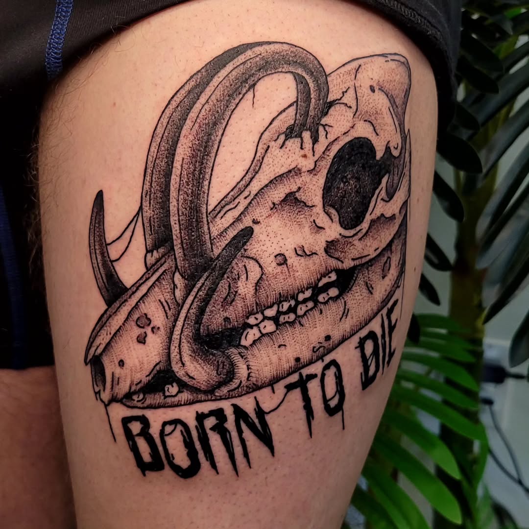 30 Born to Die Tattoo Ideas : Aesthetic Lettering, Stomach and Collarbone Placement