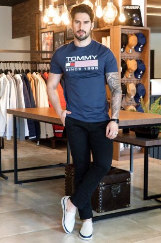 Stunning Hispanic Men’s Fashion: 18 Trendsetting Outfits for Style & Heritage