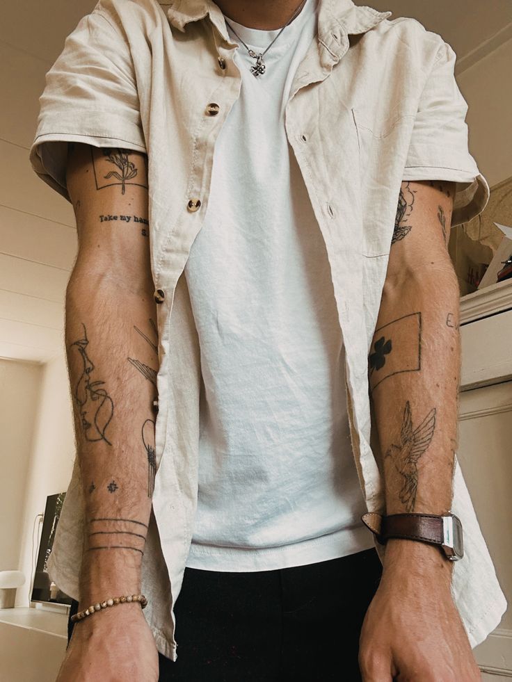 Discover 25 Minimalist Tattoo Ideas for Men : Unique and Meaningful Designs