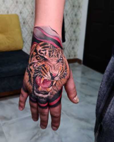 25 Tiger Tattoo on Hand Ideas