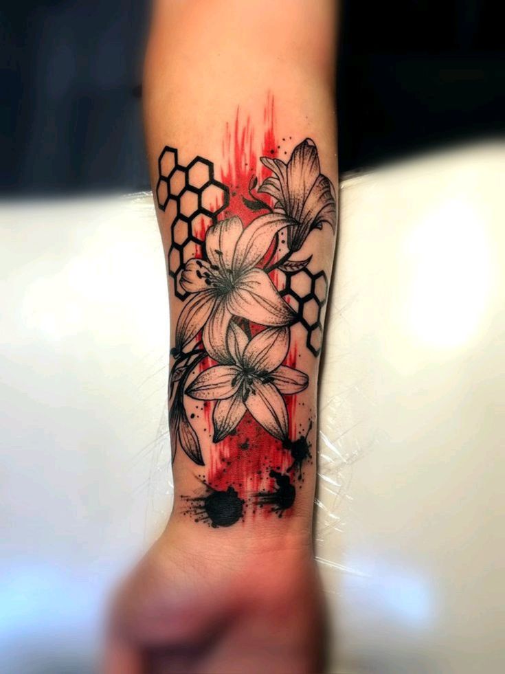 29 Ideas Wrist Tattoo : From Minimalist Statements to Bold Expressions