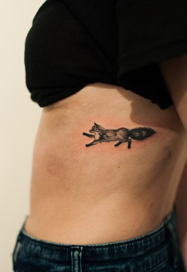 28 Fox Tattoo Ideas with Japanese Kitsune, Minimalist Sketches, Traditional Designs for Men and Women