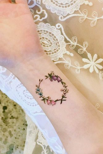 19 Dainty Wrist Tattoos for Women: Timeless and Trending Ideas for