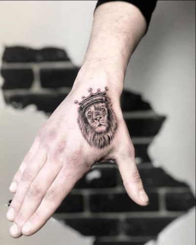 17 Lion Tattoo on Hand: Bold and Powerful Design Ideas