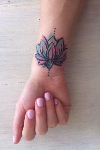 20 Chic Wrist Tattoo Ideas for Women