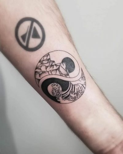 Explore 20 Unique Yin and Yang Tattoo Designs for – Balance and Harmony in Artistic Ink