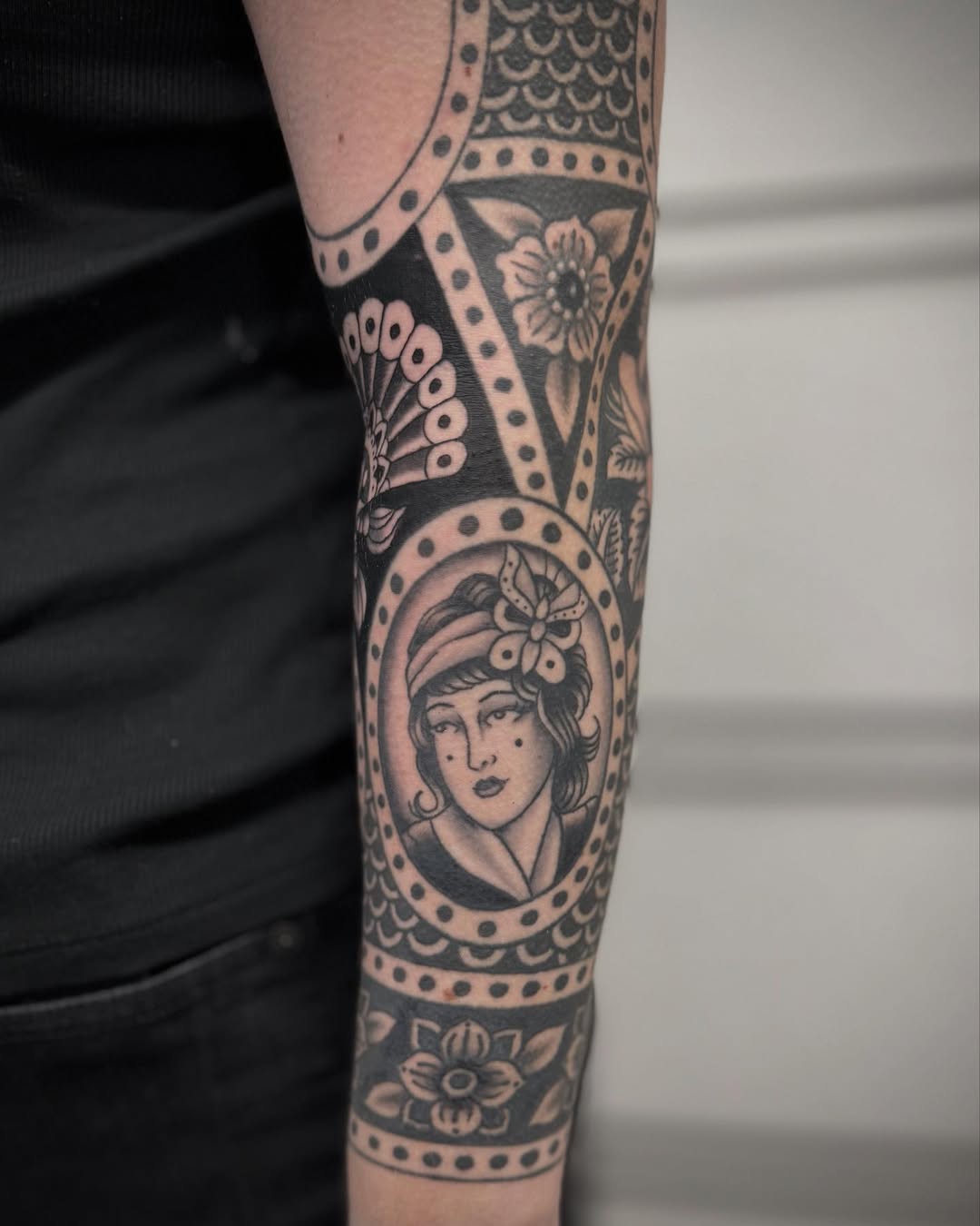 28 Traditional Tattoo Sleeve Ideas: Bold American, Black and Grey, Neo & Japanese Designs for Every Style