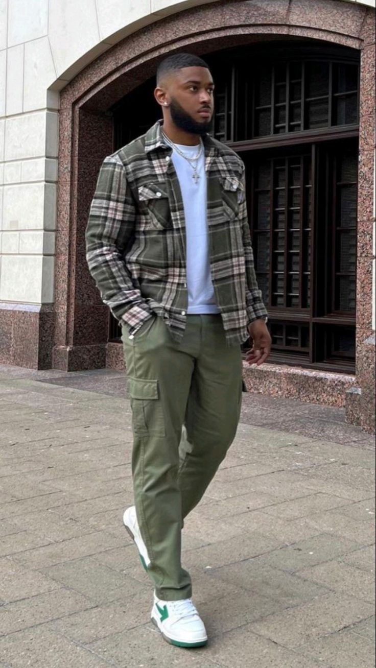 18 Stylish Green Fall Outfits for Men in Cozy Sweaters, Cool Jackets, and Trendy Looks