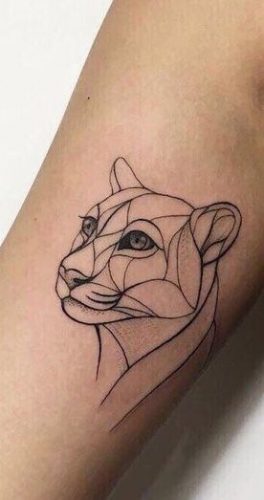 27 Minimalist Lion Tattoo: Subtle Elegance and Symbolism