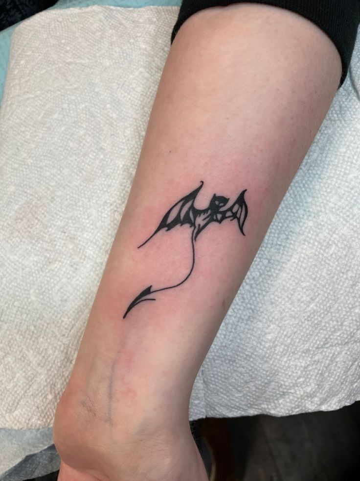 27 Black Cat Tattoo Ideas Realistic, Minimalist, Traditional & Witchy Designs