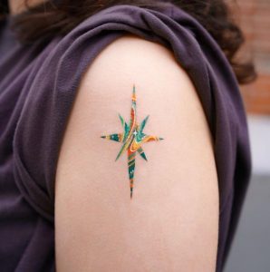 23 Fashionable Shoulder Tattoo Ideas for Women