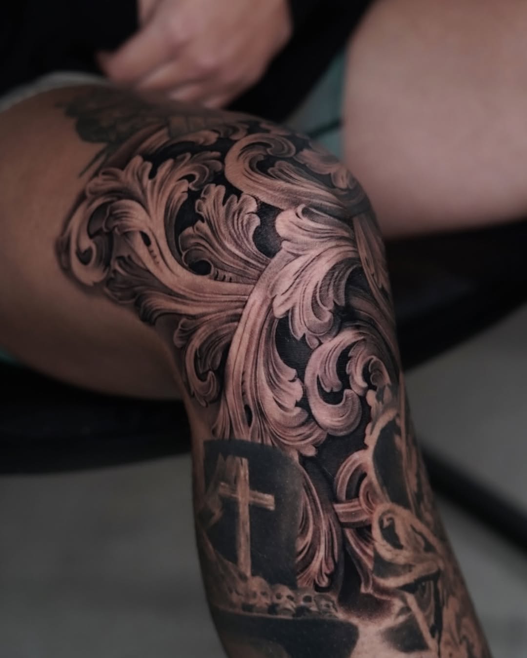 27 Filigree Tattoo Ideas: Baroque Scrollwork That Moves With the Body
