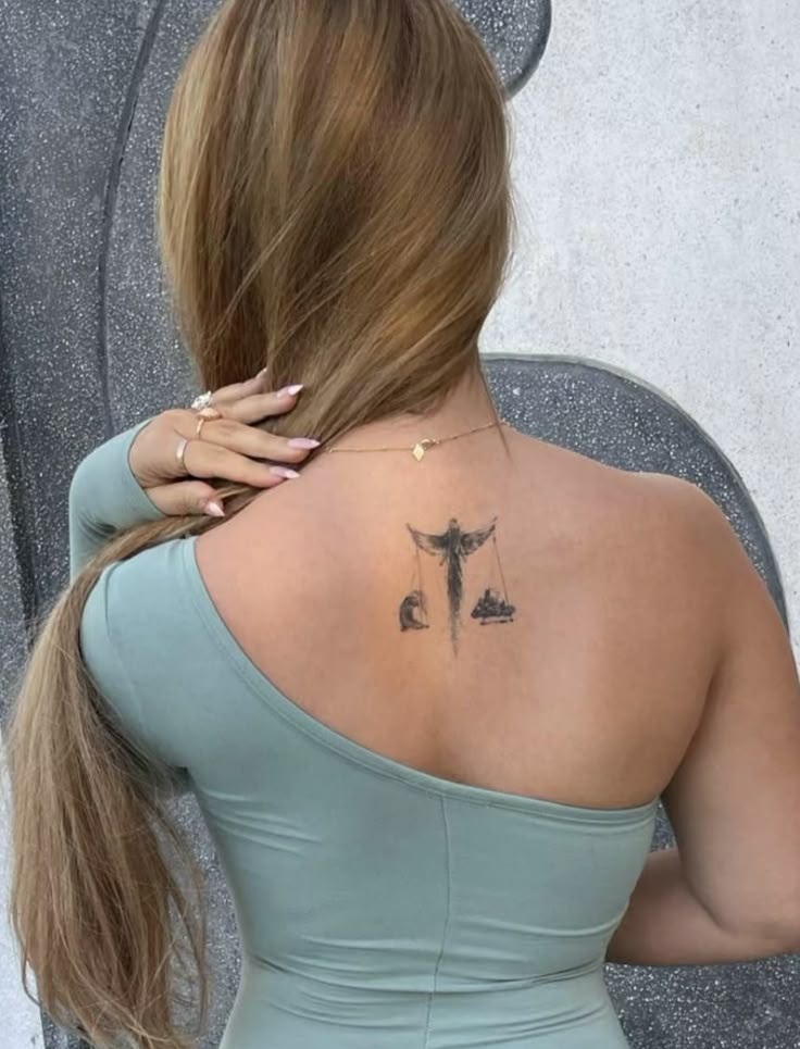 25 Tiny Tattoo Ideas with Meaning for : Strength, Family, Friends, Matching Couple Ink