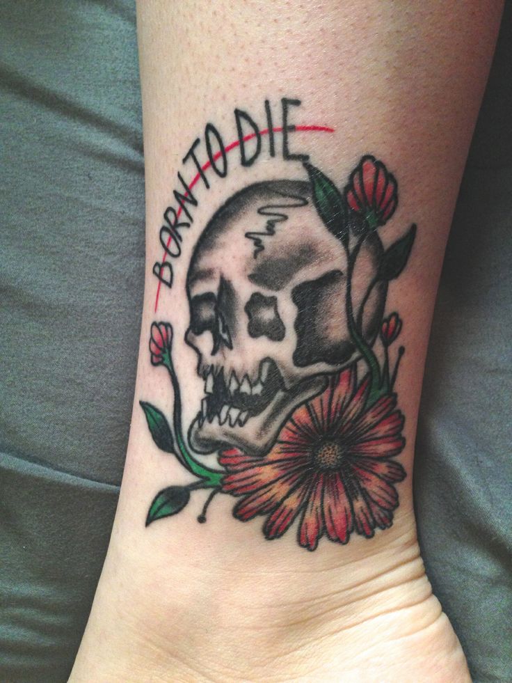 30 Born to Die Tattoo Ideas : Aesthetic Lettering, Stomach and Collarbone Placement