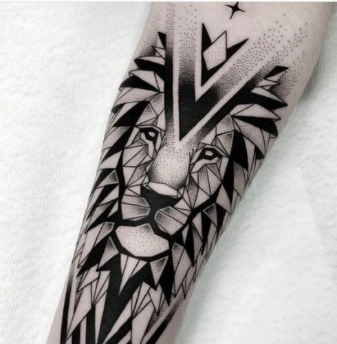 27 Geometric Lion Tattoo: Striking Designs with Angular Elements
