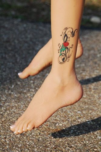 18 Trendy Ankle Tattoo Ideas for Women