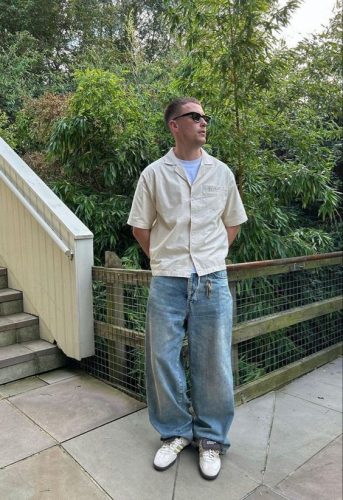 ’s Ultimate Guide: 18 Stylish Men’s Sneakers and Jeans Outfits | Fashion Forward Trends