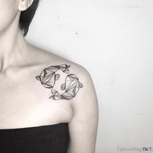 23 Fashionable Shoulder Tattoo Ideas for Women