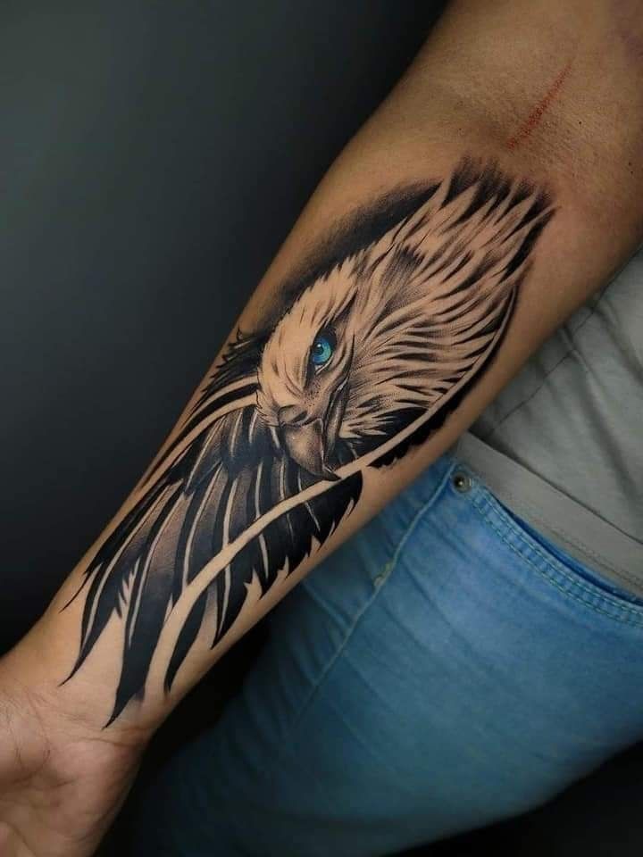 30 Eagle Tattoo Ideas : Bold Designs for Men and Women with Chest, Arm, Forearm, Minimalist