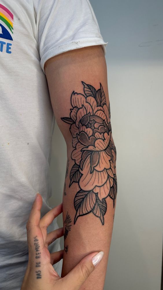 30 Old School Tattoo Ideas: Bold Traditional Sleeve Designs for Men and Women