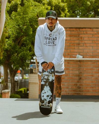 Skate into with 20 Trendy Skater Boy Outfits: From Vintage Flannel to Bold Streetwear
