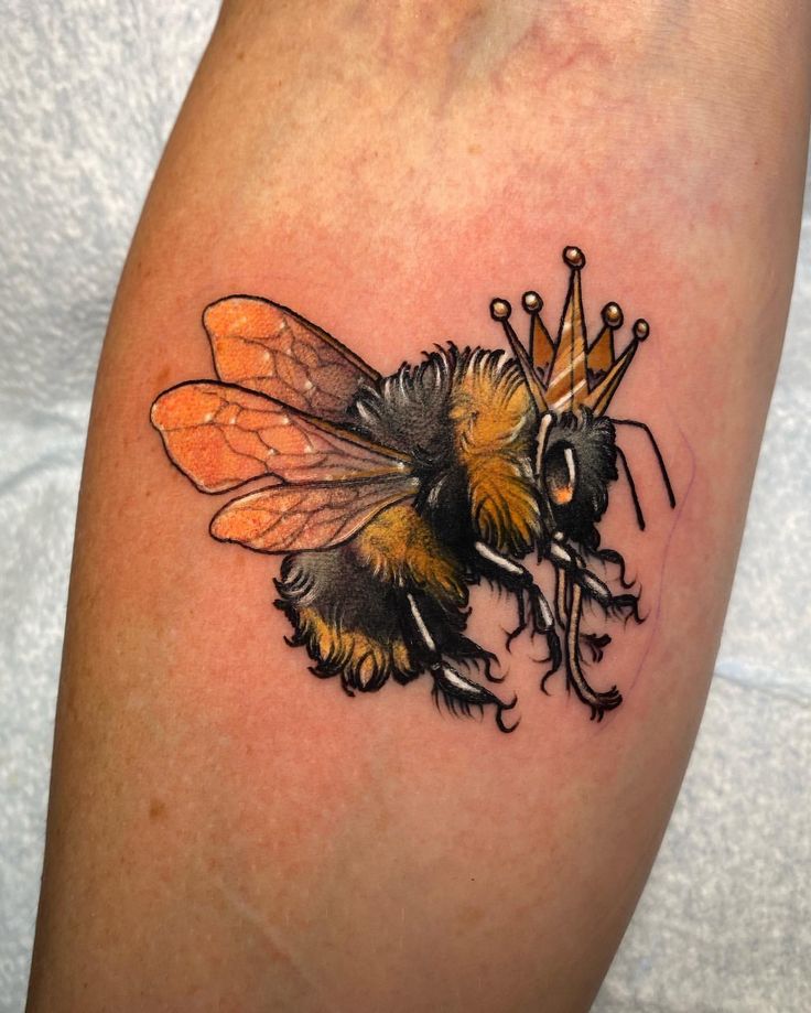 27 Bee Tattoo Ideas for Women & Men: Meaningful Designs from Minimalist & Geometric Styles
