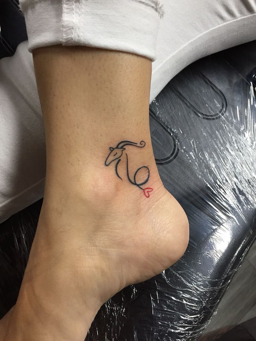 26 Capricorn Tattoo Ideas That Blend Zodiac Symbolism With Unique Designs