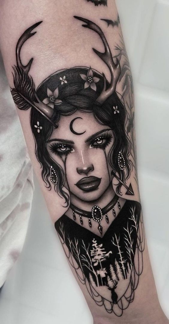 25 Ideas for Dark Feminine Tattoos: Aesthetic Inspiration for Every Style