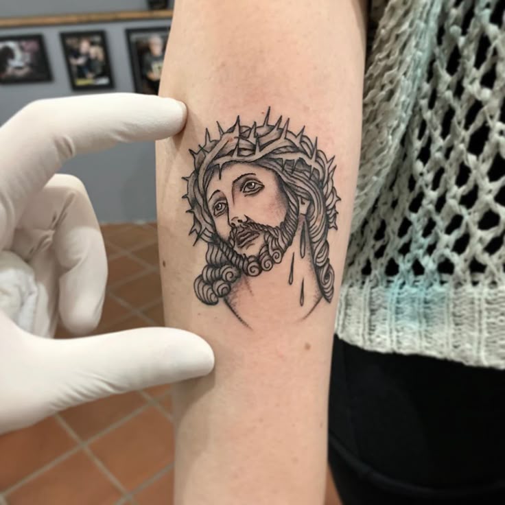 25 Jesus Tattoo Ideas : Sacred Heart, Virgin Mary, Fine Line, Sleeve for Women, Back, Forearm