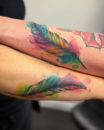 Explore Vibrant Feather Tattoo Ideas: Designs for Men and Women with Artistic and Cultural Significance