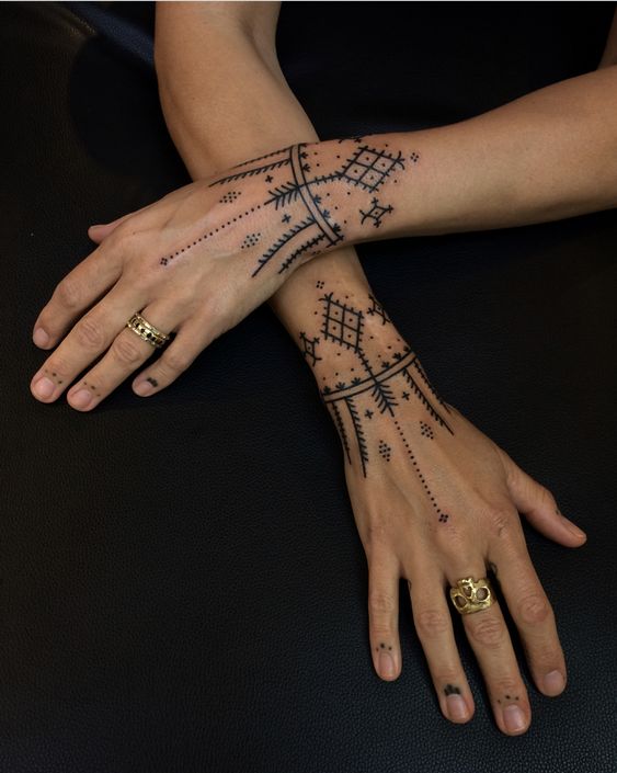 Discover ’s Top 20 Symbolic Hand Tattoos: Chinese, Viking, Om, Anarchy & More – Get Inspired!